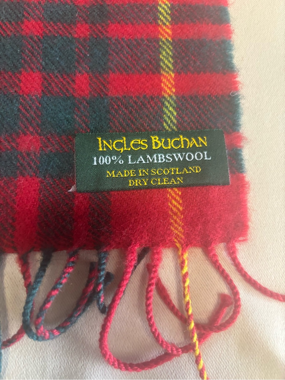 Ingles Buchan 100% Lambswool Tartan Scarf 12 X 62” Scotland Fringe Red Holiday - Picture 3 of 13